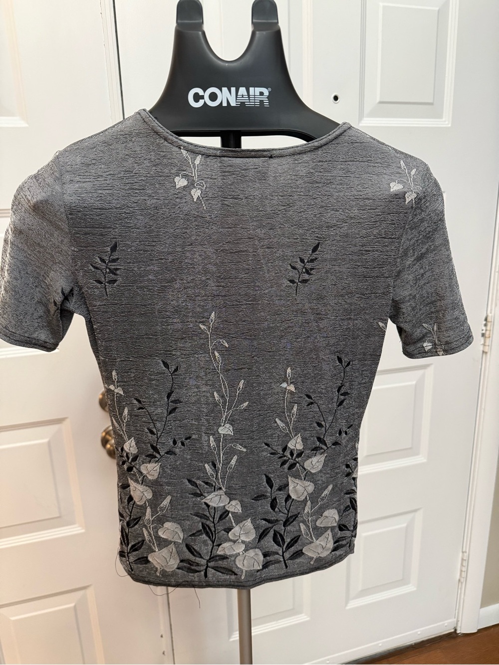 Grey Floral Short-Sleeve Blouse - Picture 2 of 3